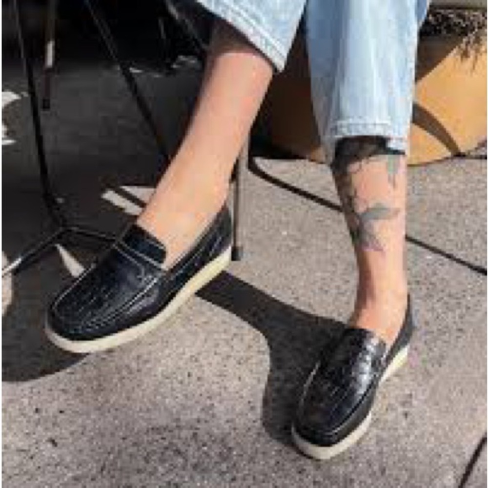 NWT, Clarks Wallabee Loafers, Black Croc, New in Box
